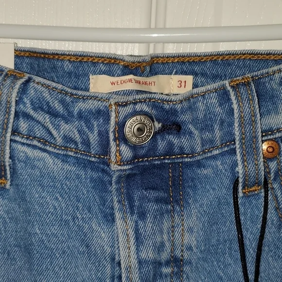 Levi's WEDGIE STRAIGHT FIT WOMEN'S JEANS SIZE 31×26 - Picture 3 of 6